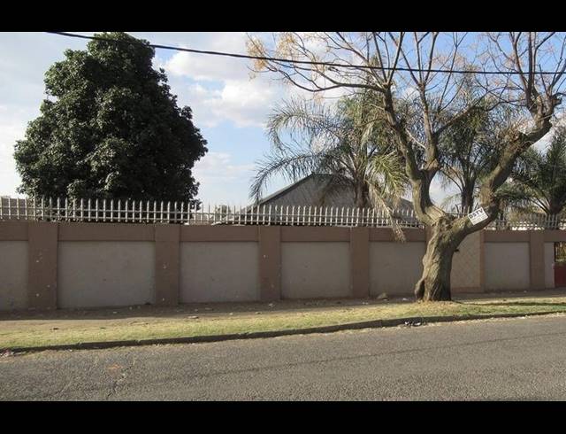 4 BEDROOM HOUSE FOR SALE IN KENILWORTH